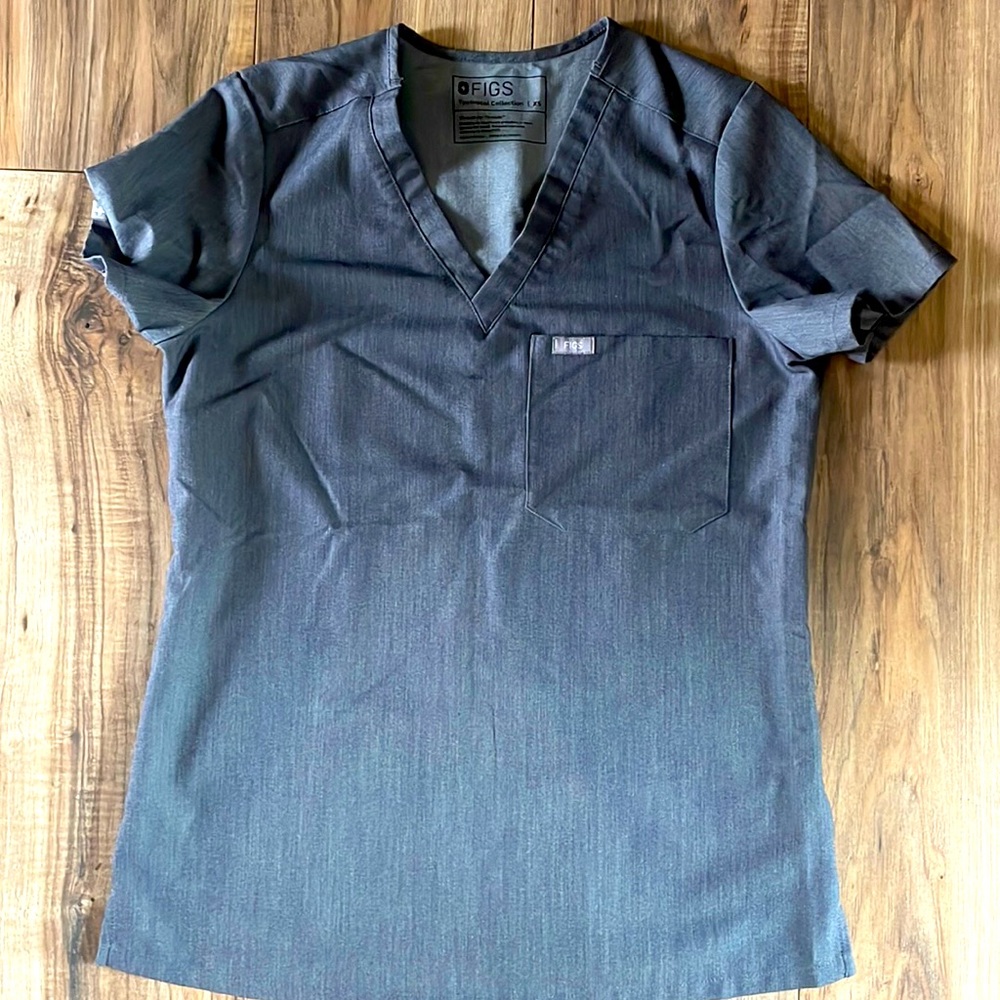 FIGS Scrub top
